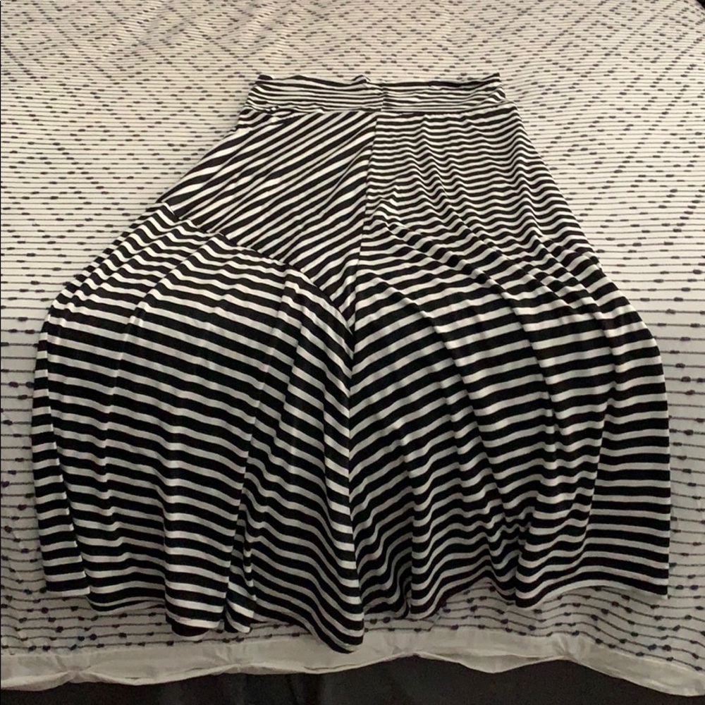 Maxi Skirt - Picture 2 of 3